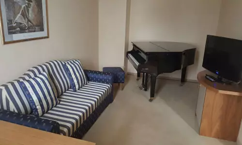 هتل سیتی اوکتیابراسکایا سنت پترزبورگ